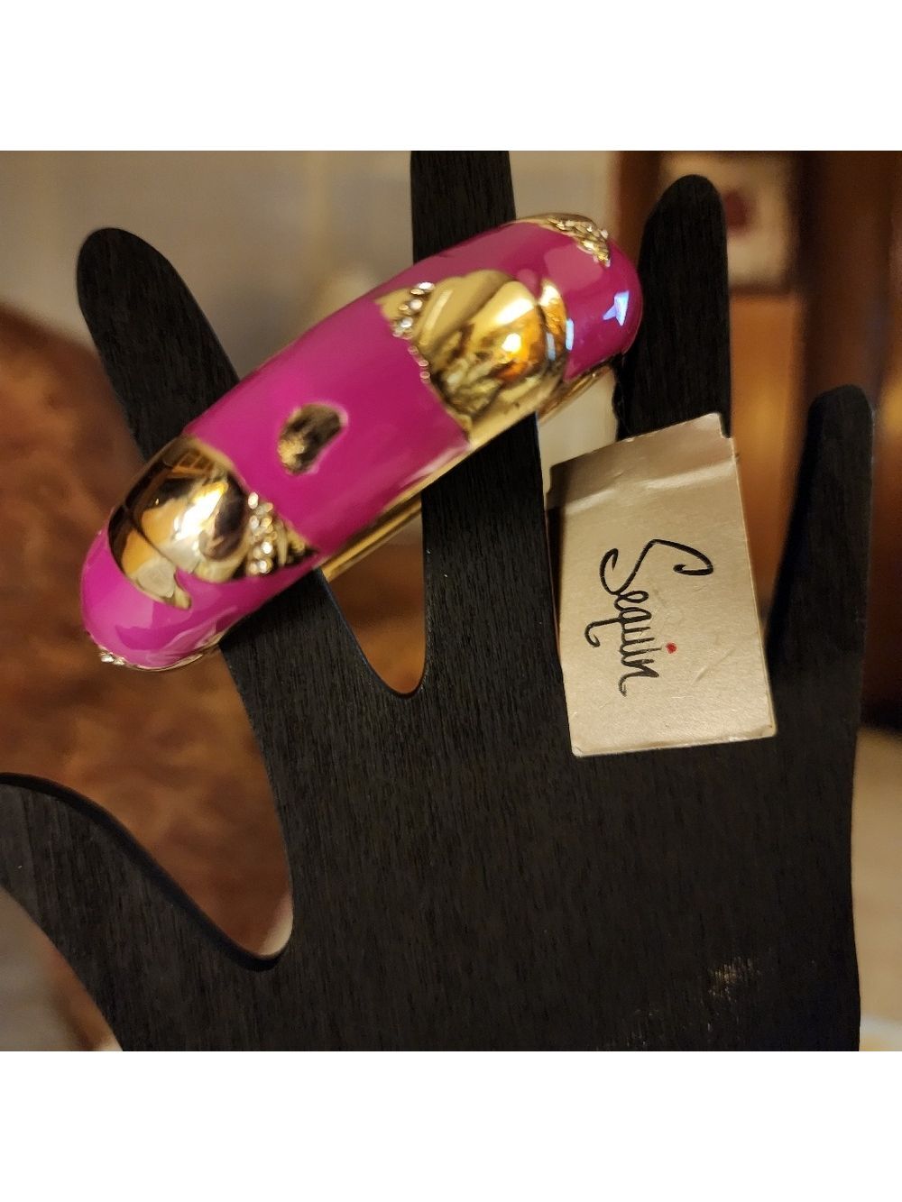 STUNNING Sequin™ Hot Pink Enamel & Gold-Tone Heart Hinged Bangle Bracelet – NWT